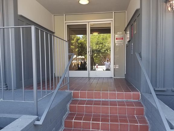 5th image of 6615 Woodman Ave #208