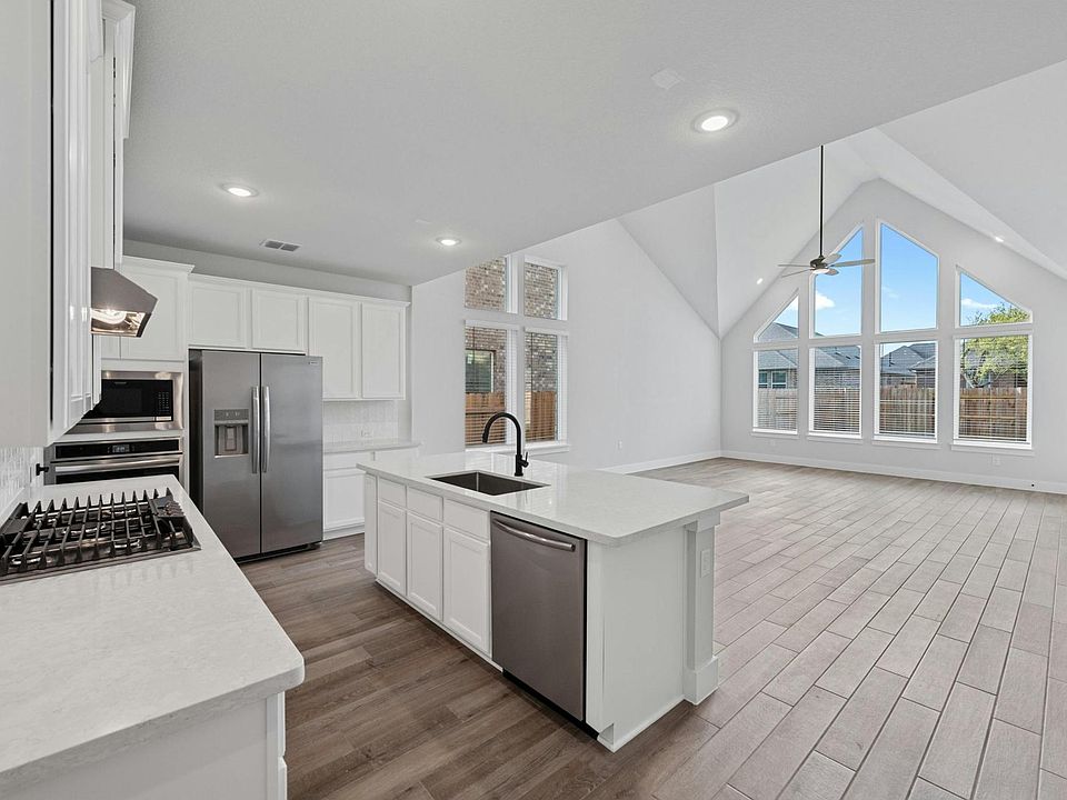 1st image of 205 Grand Canyon Way