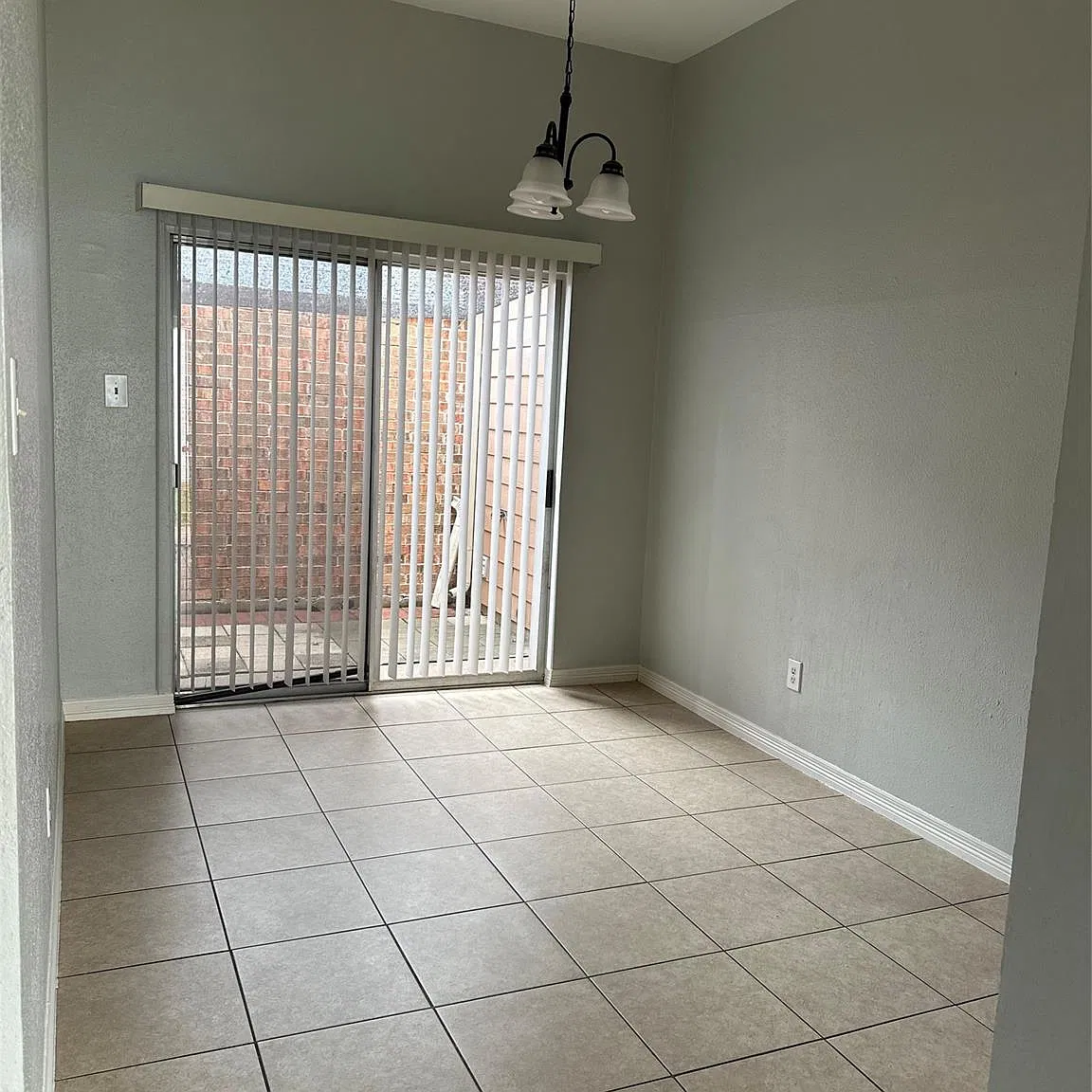 3 bed, 2.0 bath, 1264 sqft, $1,790 — Photo 4