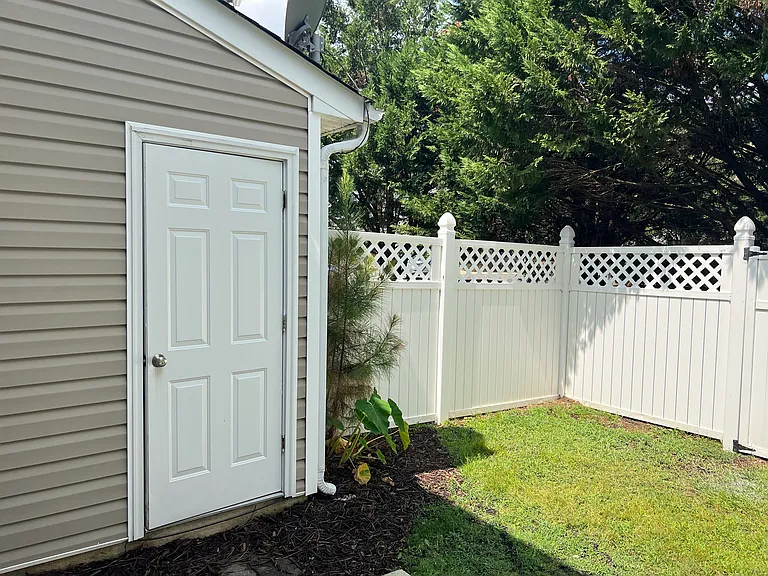 405 Gelderland Dr — Photo 9