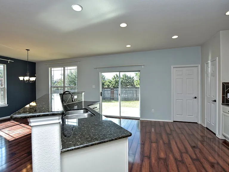 2717 Claremont Ct — Photo 14
