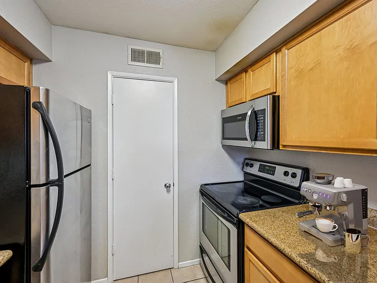 Jade Ridge Apartments — Photo 84