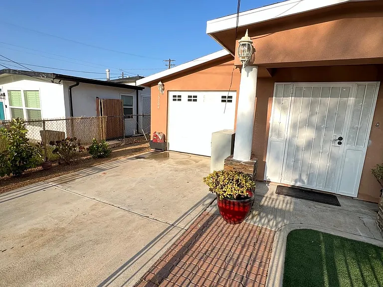 15304 Mansel Ave — Photo 5