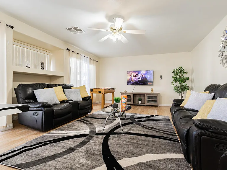 8708 Raindrop Canyon Ave — Photo 11