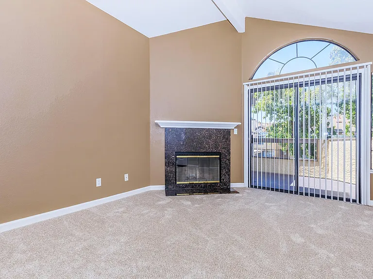 Oak Hills Apartments — Photo 10