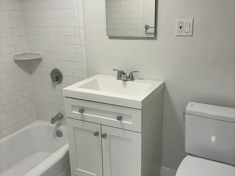 60 Gorham Ave #D — Photo 11