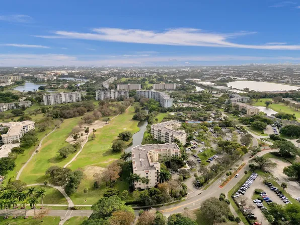 3600 Oaks Clubhouse Drive #210, Pompano Beach, FL 33069