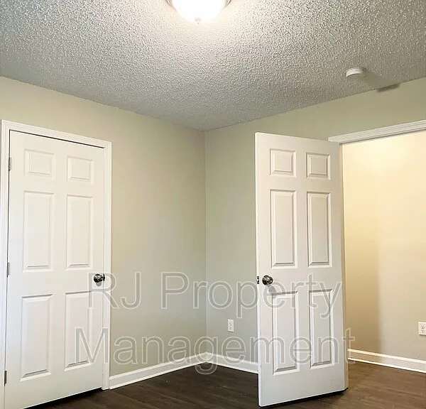 1437 Castalia St — Photo 15