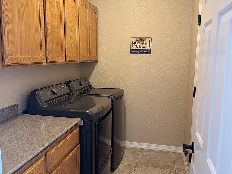 2399 E Klamath Loop — Photo 29