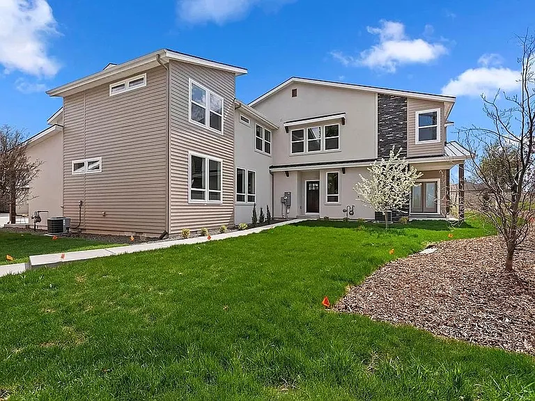 73 E Ranch Dr — Photo 1