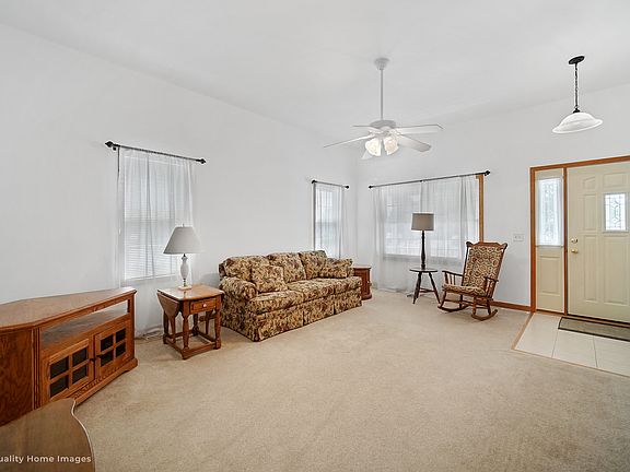 4th image of 1473 Jo Lin Dr
