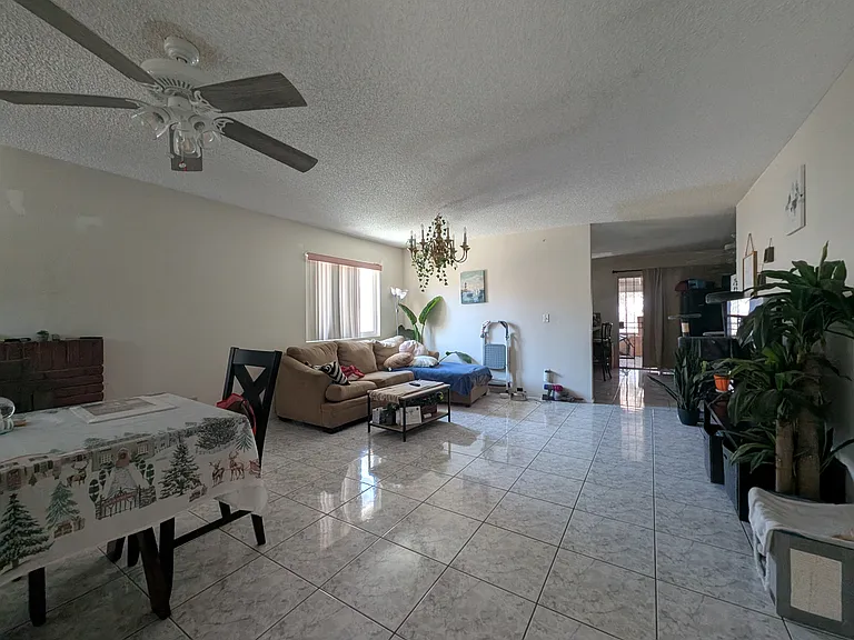 6850 Windward St — Photo 5