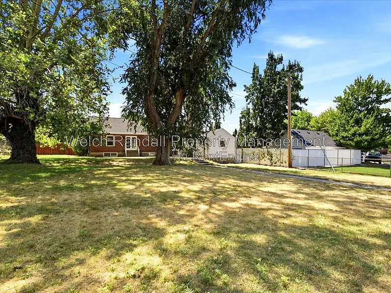 425 E Center St — Photo 28