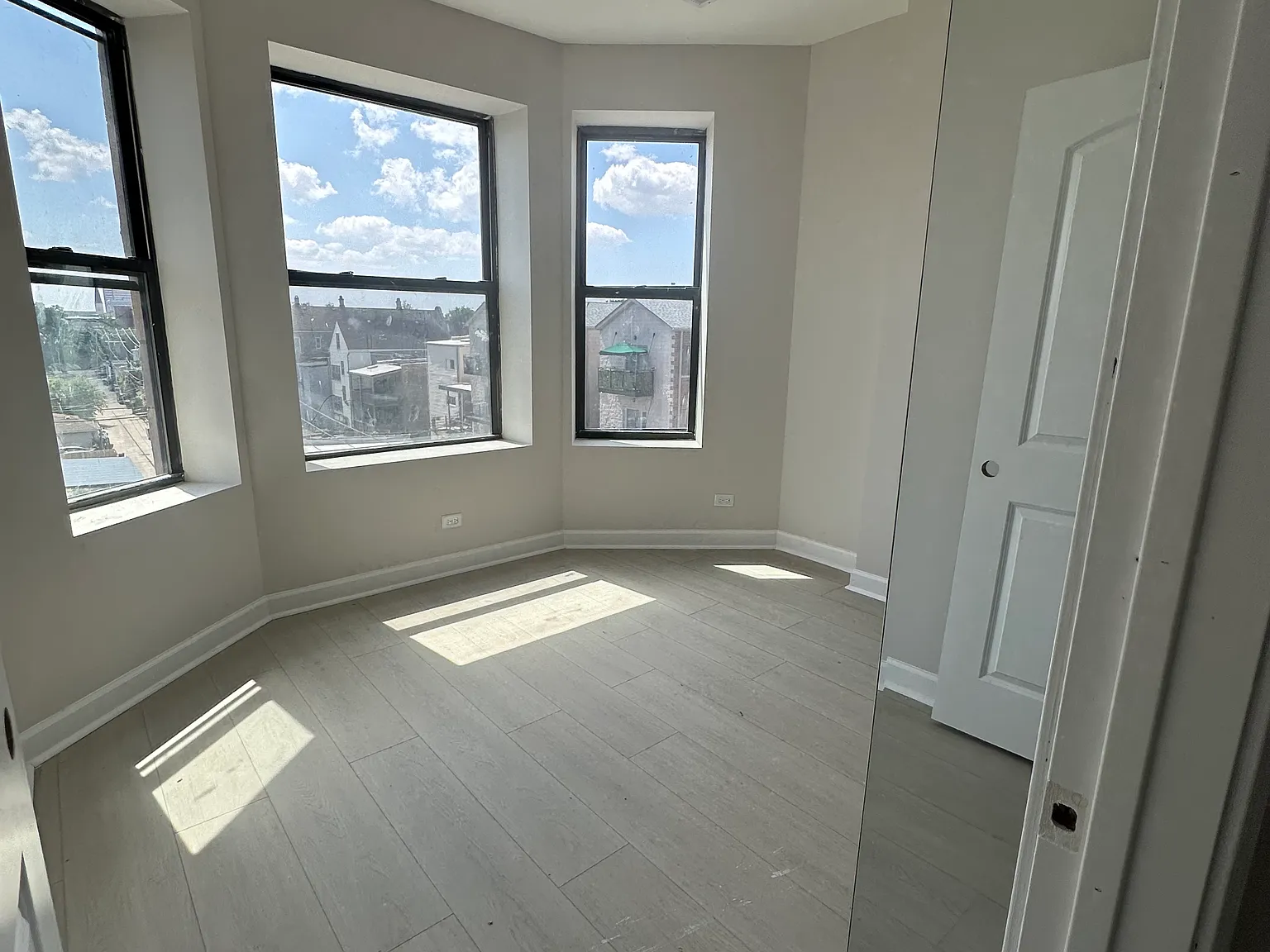 2 bed, $1,800 — Photo 2