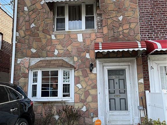 3rd image of 1286 Givan Ave