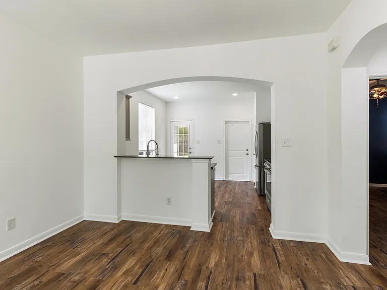 2023 Autumn Lake Dr — Photo 9