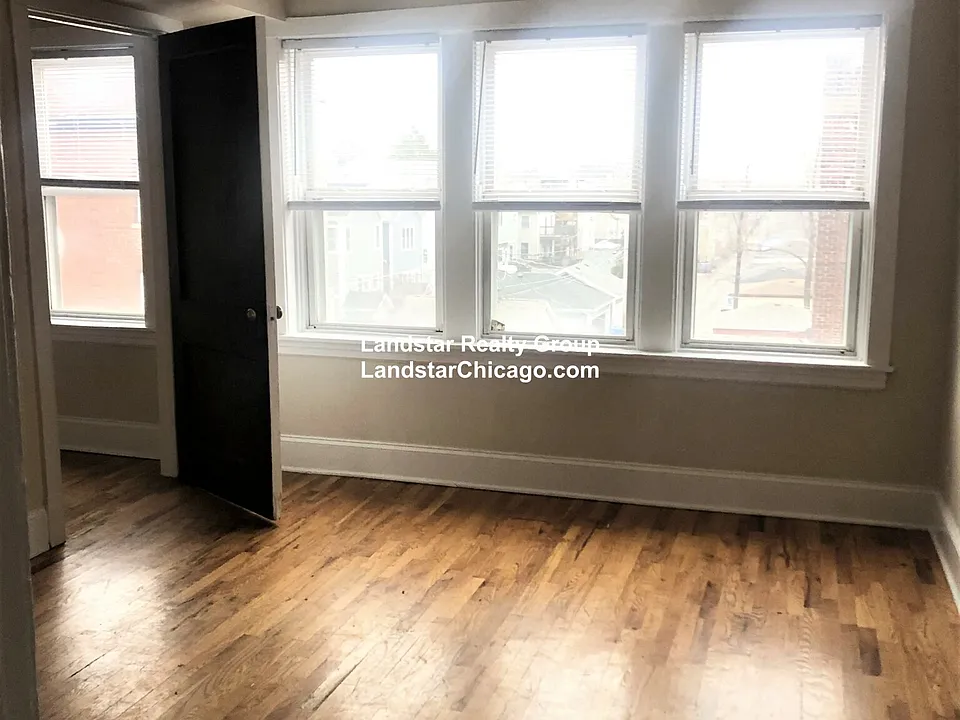 3050 W Berteau Ave #3
