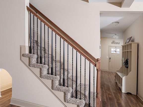 2nd image of 1170 Belvoir Ln