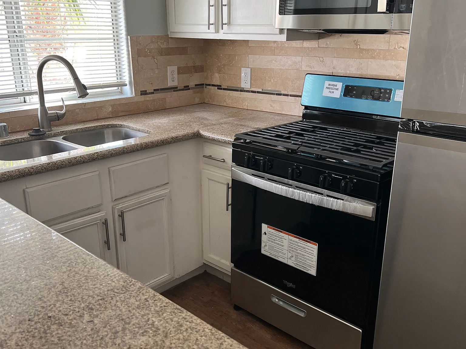 2 bed, 1081 sqft, $1,400 — Photo 2