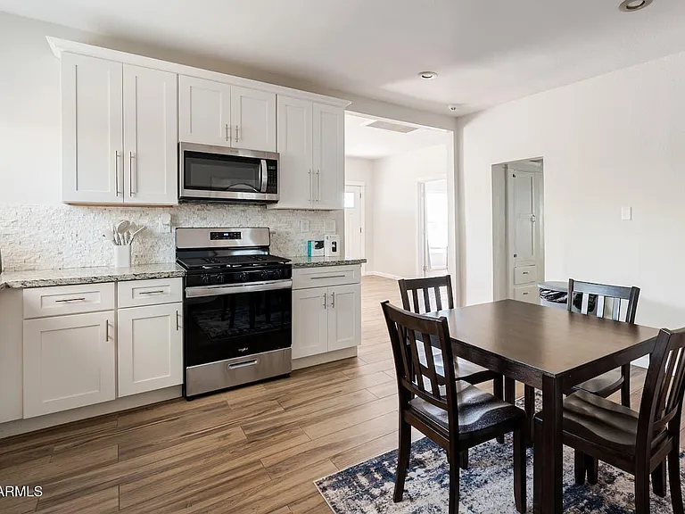 1514 E Fillmore St — Photo 9