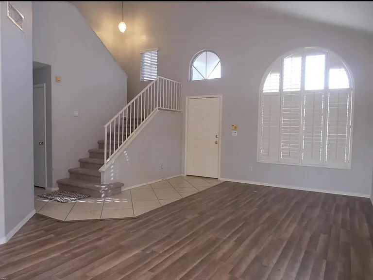 1312 W Libby St — Photo 9