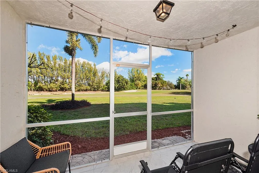 2 bed, 2.0 bath, 919 sqft, $3,800 — Photo 4
