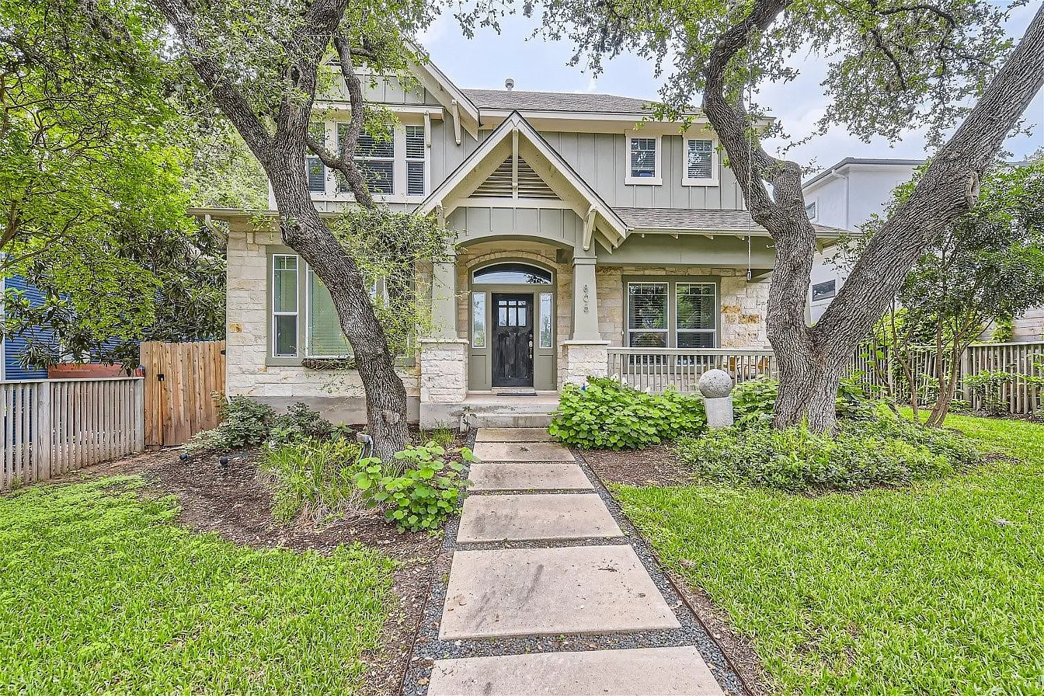 4 bed, 3.0 bath, 2925 sqft, $8,500 — Photo 2