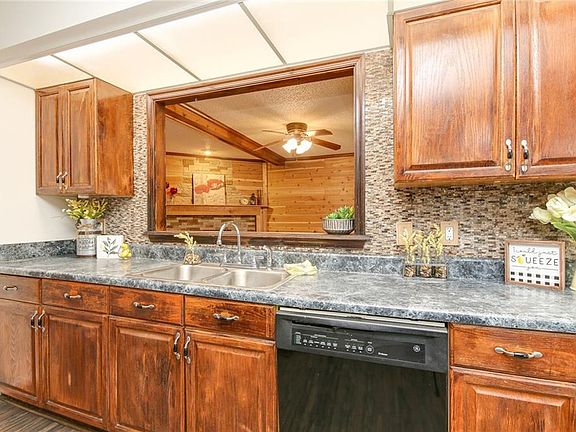 4th image of 1304 Faraid Ln