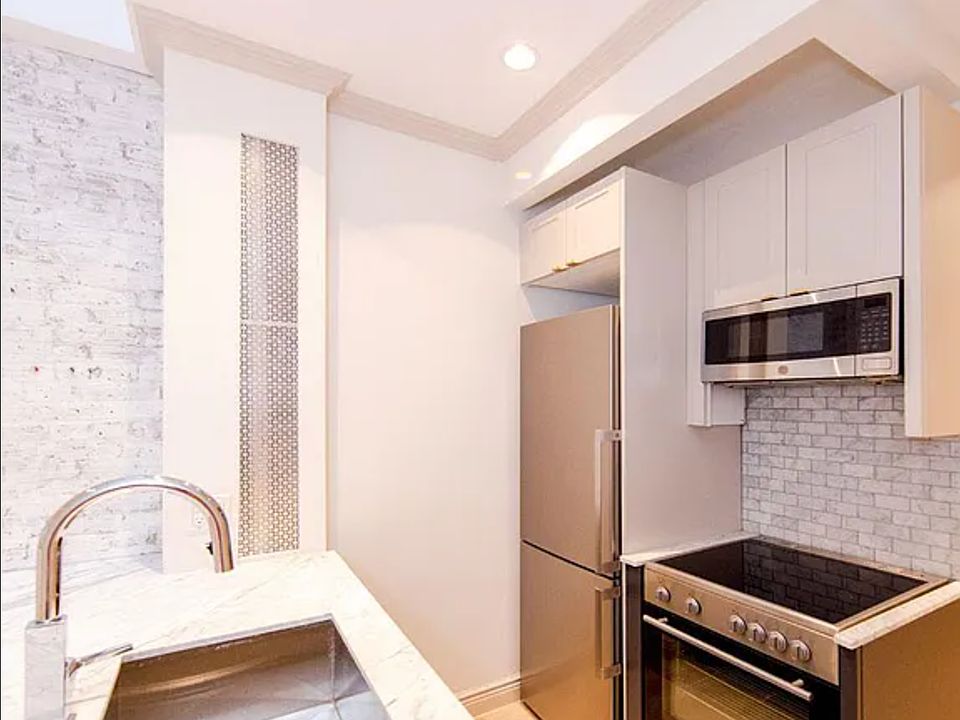 1st image of 1556 2nd Ave APT 3