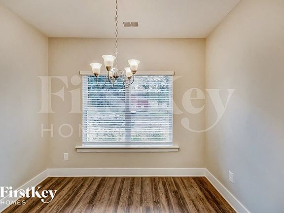 4th image of 2227 5th Ave S