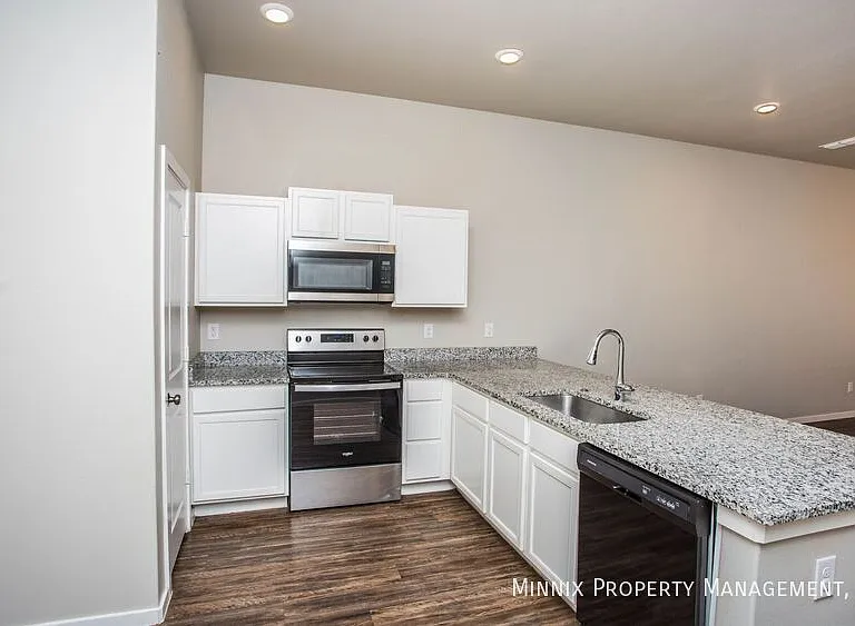 2113 N Jayton Ave #B — Photo 11