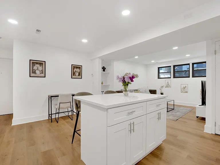 454 W Wrightwood Ave #1C — Photo 3
