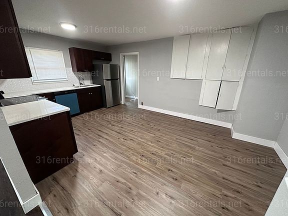 5th image of 820-822 N Belmont St #0