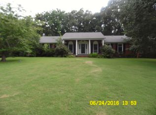 207 Rolling Hills Dr, Jackson, TN 38305