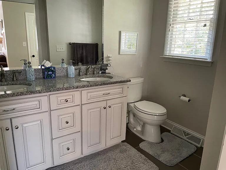 4050 Dresden Dr — Photo 26