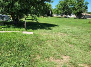 1106 State St, Creighton, NE 68729