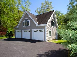 22 Sand St, Millwood, NY 10546