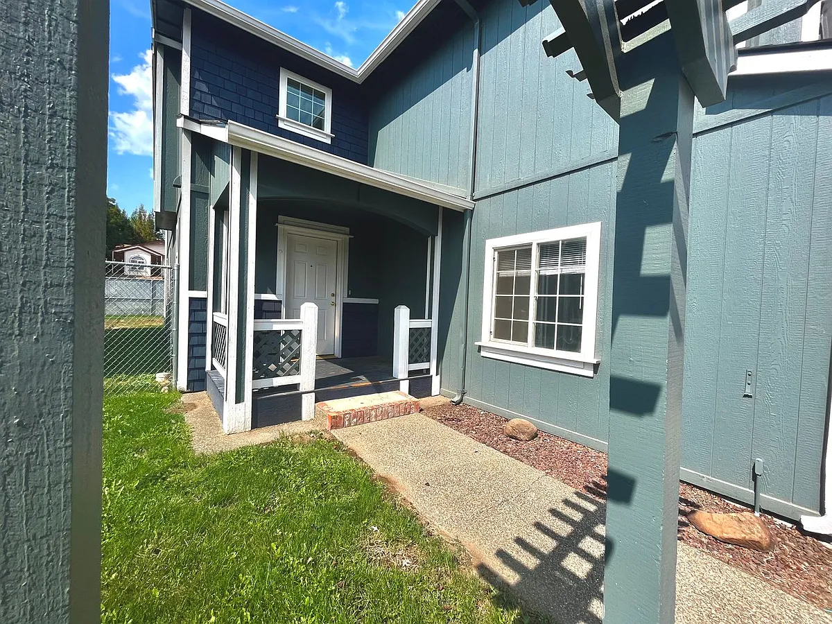 Building Photo - 2105 N Yellowstone St