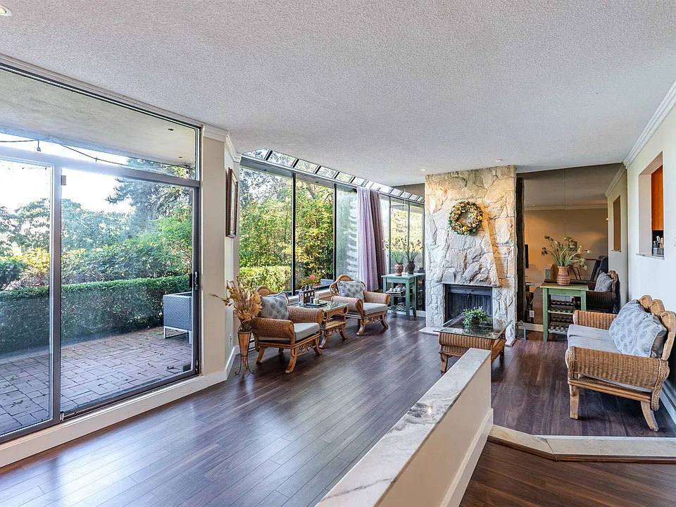 1200 Island Park Walk