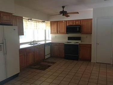 3rd image of 15621 SW 76th Ave