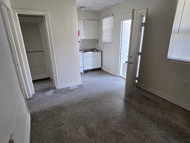 537 18th St #102 — Photo 3