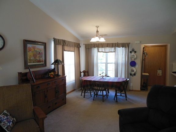 5th image of 5111 Diane Ct