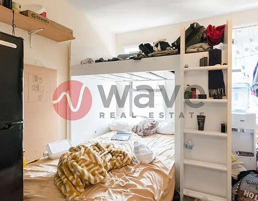 Rented by Wave Real Estate Group | media 62