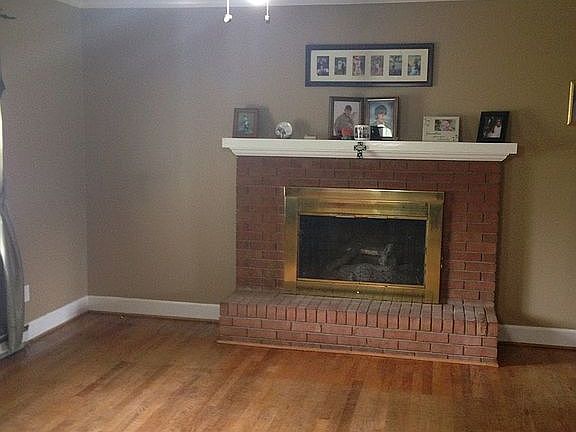 Gas fireplace