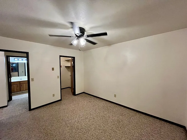 1703 Sawyer Dr — Photo 8
