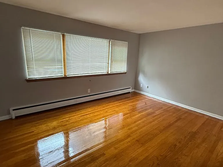 2320 W Garfield Blvd — Photo 12