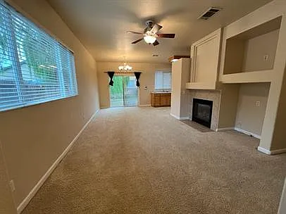 3 bed, 1140 sqft, $2,195 — Photo 2
