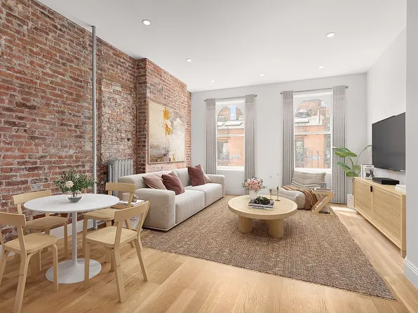 327 W 11th St APT 4E, New York, NY 10014