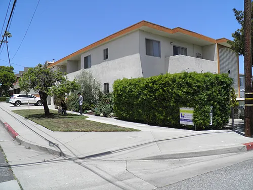 5-703 Strand St #5 Photo 1