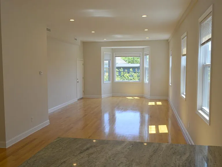 213 Carpenter St #2 — Photo 2